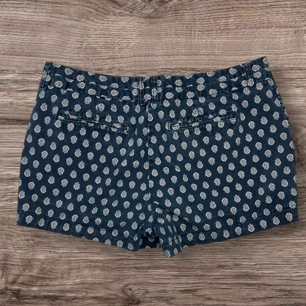 Khakis by Gap City 3 inch Shorts Sz: 14 - Picture 2 of 9